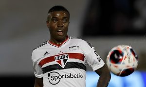 Foto: Rubens Chiri/São Paulo - Volante vê a concorrência aumentando no Tricolor.