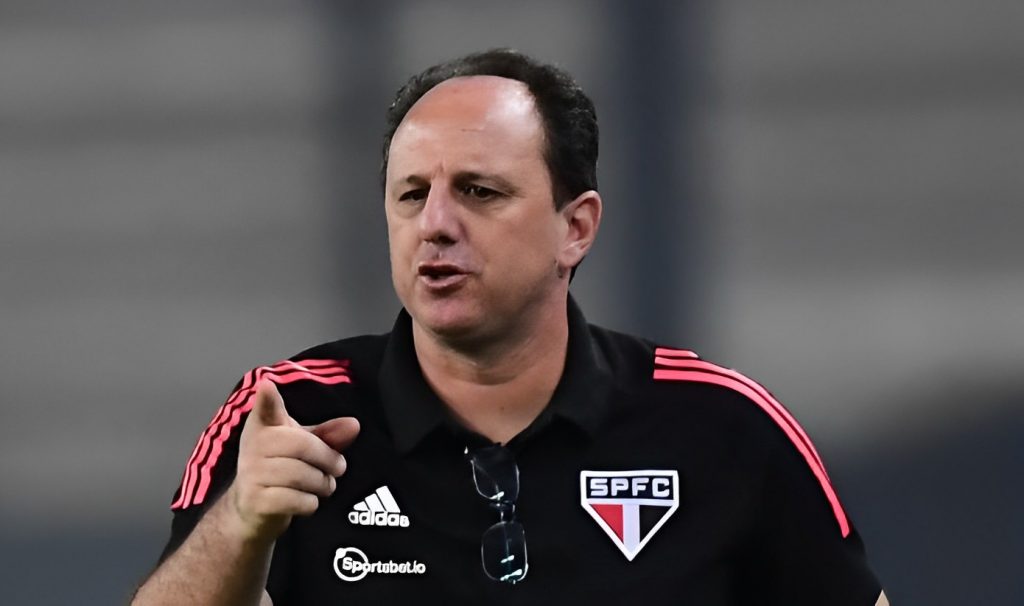 Foto: Rubens Chiri/São Paulo - Atitude do treinador foi desaprovada por todos os jogadores.