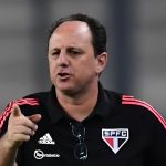 Foto: Rubens Chiri/São Paulo - Atitude do treinador foi desaprovada por todos os jogadores.