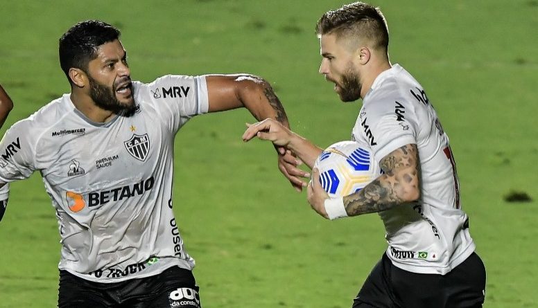 Foto: Thiago Ribeiro/AGIF - Interesse do São Paulo pelo jogador foi confirmado, disputando com Vasco e RBB.