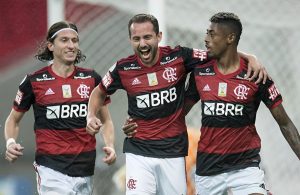 Foto: Jorge Rodrigues/AGIF - Medalhão pode não permanecer no Rio de Janeiro, mas interessa ao São Paulo.