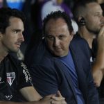 Rogério Ceni se mostra abatido no São Paulo. (Foto: Twitter do São Paulo)