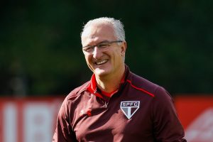 Foto: Marcello Zambrana/AGIF - Treinador do São Paulo terá uma vantagem em jogo pela Sul-Americana.