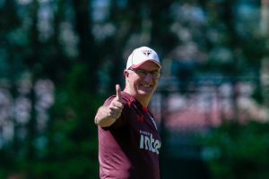 Foto: Marcello Zambrana/AGIF - Treinador do São Paulo sabe que poderá contar com uma importante peça por mais tempo.