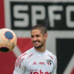 Foto: Marcello Zambrana/AGIF - Centroavante já sinalizou que gostaria de jogar novamente pelo São Paulo.