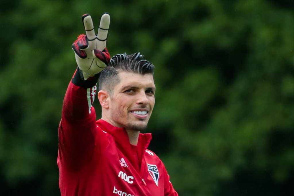 Foto: Marcello Zambrana/AGIF - Goleiro teve passagem pelo São Paulo, mas atualmente defende o Toluca.