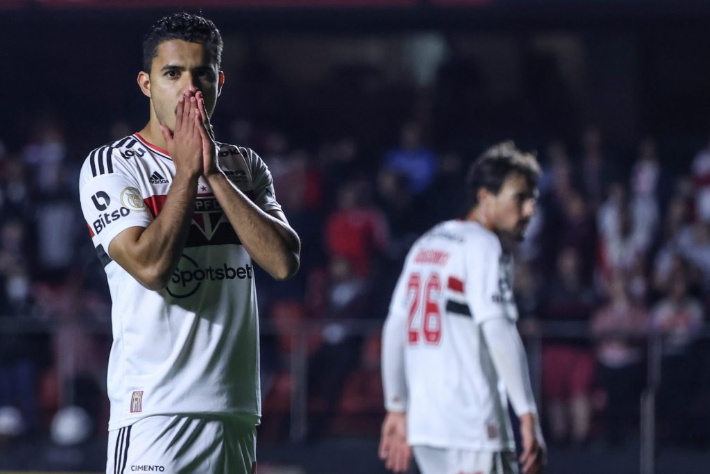 Foto: Marcello Zambrana/AGIF - meio-campista nunca conseguiu engrenar desde que foi contratado pelo São Paulo.