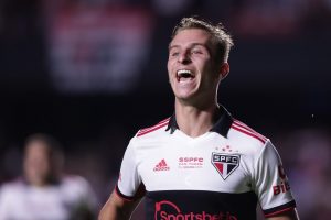 Foto: Ettore Chiereguini/AGIF - Atacante está fora de ação no São Paulo em decorrência de uma lesão grave sofrida no Paulistão.