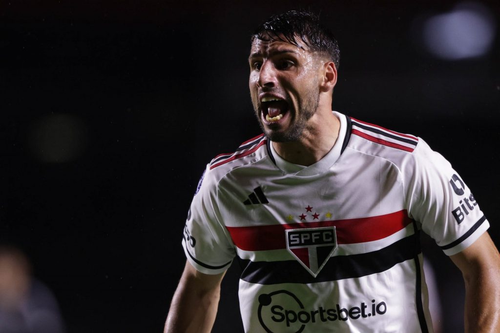 Foto: Ettore Chiereguini/AGIF - Centroavante falou após a vitória do São Paulo pela 2ª rodada da Sul-Americana.