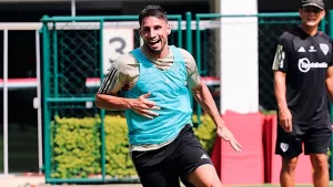 Calleri está de volta e o São Paulo terá maratona de jogos em abril. (Foto: Twitter do São Paulo)