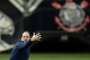 Rogério Ceni está no mercado e poderia ser opção do Corinthians. (Foto: Twitter do São Paulo)