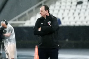 Rogério Ceni elogia atuação do São Paulo no Rio de Janeiro. (Foto: Alexandre Durão/ge)