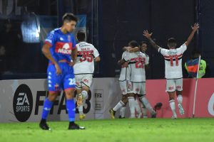São Paulo vence o Tigre por 2 a 0, com dois gols de Erison. (Foto: Twitter da Conmebol)