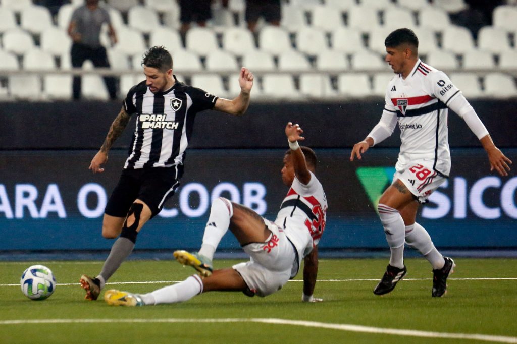 Botafogo vence São Paulo na estreia do Brasileirão. (Foto: Twitter do Botafogo)