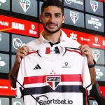 Araújo está inscrito na Sul-Americana pelo São Paulo. (Foto: Twitter do São Paulo)