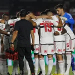 Elenco do São Paulo se reúne por missão de manter equipe na elite do Brasileirão. (Foto: Twitter do São Paulo)