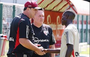Iba Ly participa de treino e pode ser novidade do São Paulo para partida da Sula. (Foto: Twitter do São Paulo)