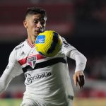 Foto: Rubens Chiri / saopaulofc.net - Pablo Maia vem melhorando bastante seu rendimento pelo São Paulo.