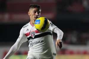 Foto: Rubens Chiri / saopaulofc.net - Pablo Maia vem melhorando bastante seu rendimento pelo São Paulo.