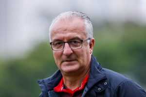 Foto: Marcello Zambrana/AGIF - Técnico do São Paulo tomou a decisão final.