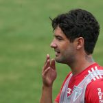 Foto: Marcello Zambrana/AGIF - Nova função do craque pegou a torcida do São Paulo de surpresa.