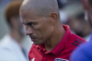 Foto: Diogo Reis/AGIF - Alex foi visto em um rival do São Paulo.