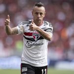 Foto: Jorge Rodrigues/AGIF - Lateral do São Paulo falou sobre o ex-técnico.