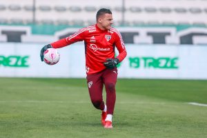 Atitudes de Felipe Alves desagradaram o técnico do São Paulo, Dorival Junior. (Foto: Luiz Erbes/AGIF)