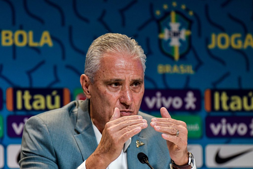 Foto: Thiago Ribeiro/AGIF - Nome desejado no São Paulo participou da última Copa do Mundo com Tite.