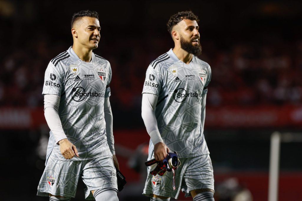 Foto: Marcello Zambrana/AGIF - Goleiro está fora e não foi levado pelo São Paulo na viagem.