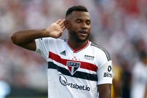 Luan perdeu espaço quando Rogério Ceni era técnico do São Paulo. (Foto: Thiago Calil/AGIF)