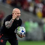 Foto: Thiago Ribeiro/AGIF - Técnico pode ganhar +1 presente após desistência do São Paulo.