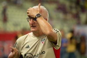 Técnico do São Paulo tinha sequência de invencibilidade em mata-matas. (Foto: Lucas Emanuel/AGIF)