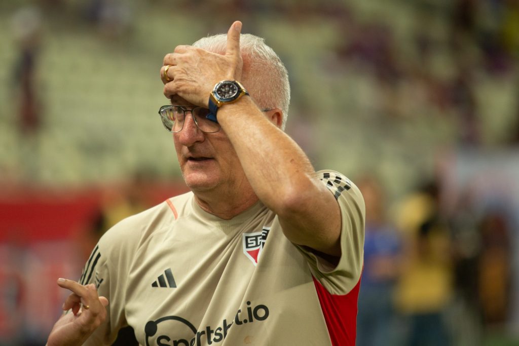 Foto: Lucas Emanuel/AGIF - Técnico do São Paulo também já falou sobre o assunto.