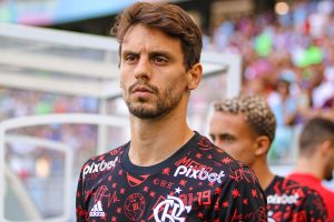 Foto: Renan Oliveira/AGIF - Zagueiro foi criado na base do São Paulo.