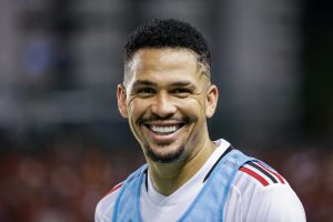 Foto: Rafael Vieira/AGIF - Camisa 10 do São Paulo deu entrevista após a vitória no Recife.