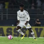 Rival do São Paulo, Bauermann, zagueiro do Santos, teria recebido R$ 50 mil para ser expulso em jogo do Brasileirão. (Foto: Twitter do Santos)