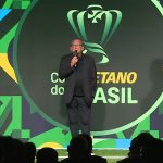 Galvão Bueno roubou a cena no sorteio que definiu o próximo adversário do São Paulo na Copa do Brasil. (Foto: Reprodução/YouTube CBF)