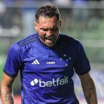 Gilberto, atual centroavante do Cruzeiro, passou pelo São Paulo. (Foto: Twitter do Cruzeiro)