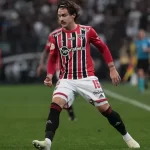 Gabriel Neves é negociado pelo São Paulo. (Foto: Twitter do São Paulo)