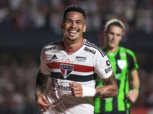 Luciano voltou a ser uma peça importante no São Paulo. (Foto: Twitter do São Paulo)