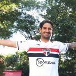 Novo reforço do São Paulo, Pato vive expectativa de estrear no final de semana. (Foto: Twitter do São Paulo)