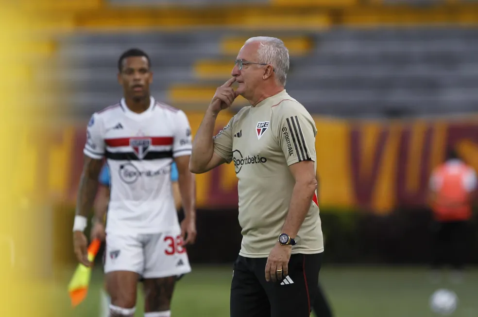 Dorival Jr. reconheceu situação do São Paulo após o empate. (Foto: Twitter da Sul-Americana)