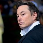 (Dimitrios Kambouris/Getty Images) - Elon Musk foi visto durante uma transmissão no canal do São Paulo após ser hackeado.