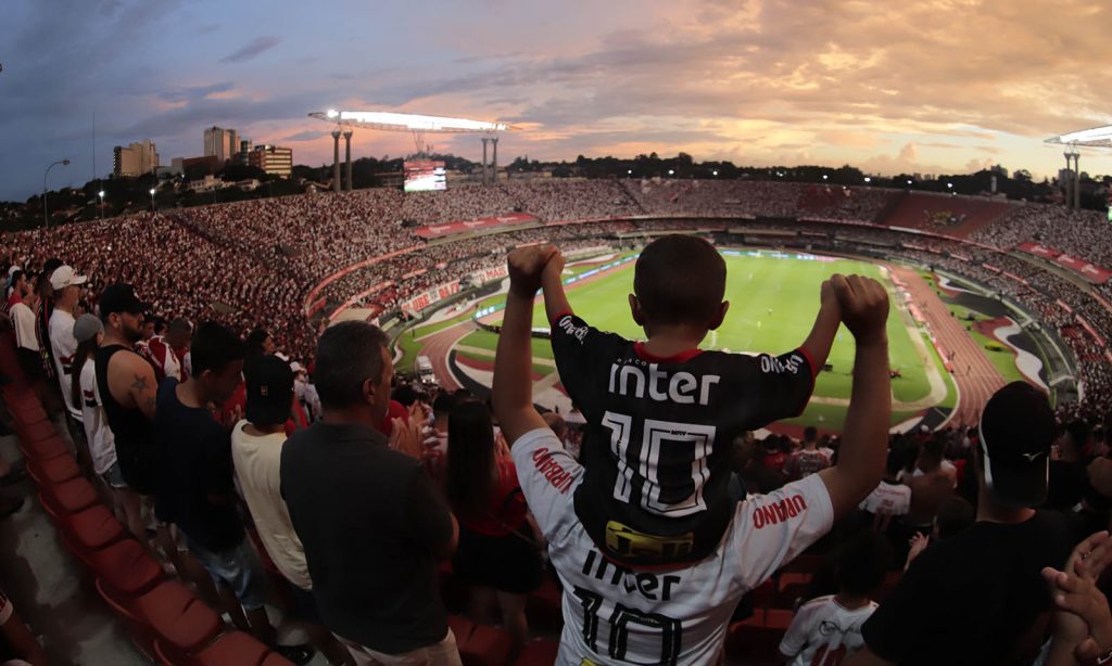 São Paulo deve ter casa cheia domingo com apresentação de James. (Fotos: Rubens Chiri, Paulo Pinto e Ciete Silvério / saopaulofc.net)