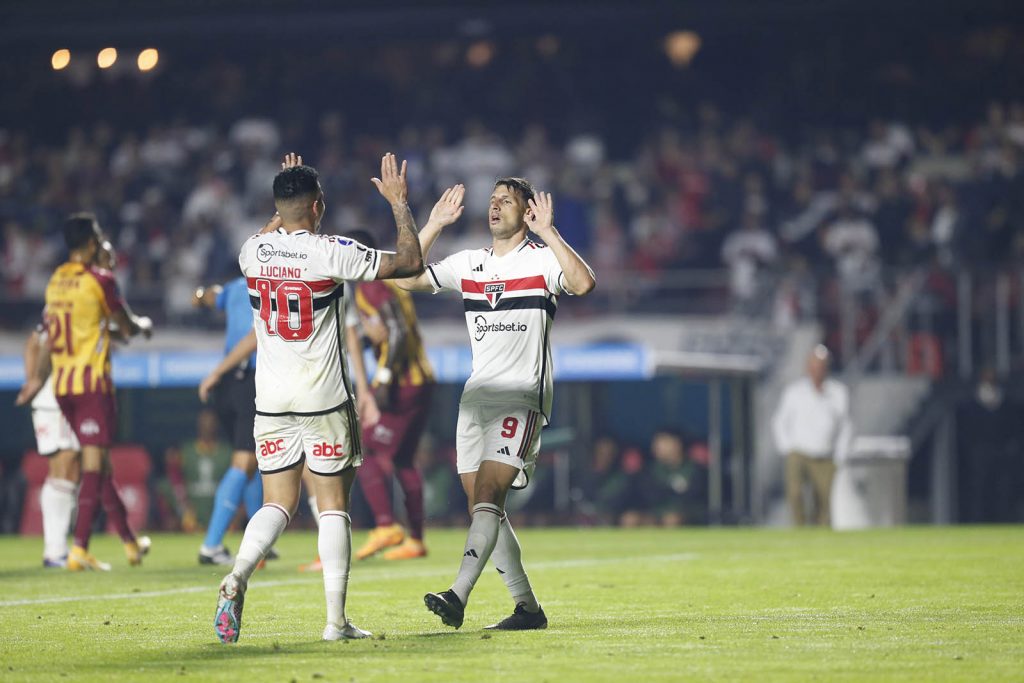 Desde que Dorival chegou, dupla de ataque do São Paulo está mais entrosada. (Foto: Paulo Pinto / saopaulofc.net)