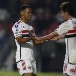 Crias da base do SPFC Rodriguinho e Juan foram responsáveis pelo primeiro gol contra Tigre pela Sul-Americana. (Fotos: Miguel Schincariol / saopaulofc.net)