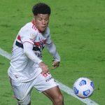 Foto: Marcello Zambrana/AGIF - Gabriel Sara pode render uma grana ao São Paulo.