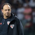 Jogador que teve atrito com Ceni deve deixar rival. (Foto: Marcello Zambrana/AGIF)