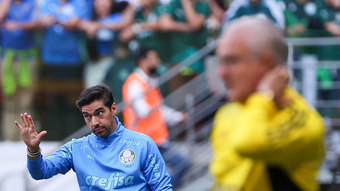 Abel Ferreira não costuma ir bem contra o São Paulo. (Foto: Twitter do Palmeiras)